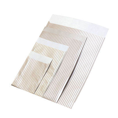 1000 Stück Papier Flachbeutel 167390F, Lignes, chablis - silber, 88g/m², 70x90mm